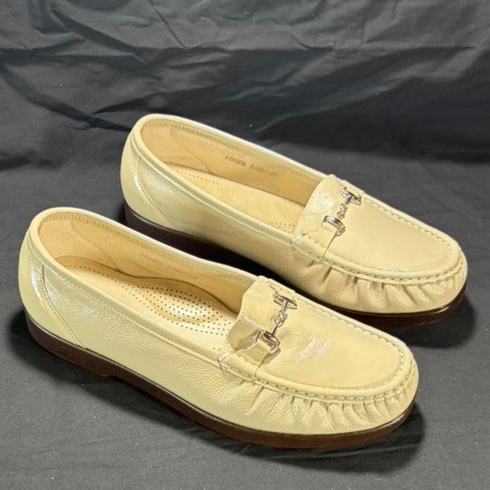 🚨 Like New SAS Women’s Leather SAS Cream Metro Loafers Shoes Size: 10.5 W *READ👞